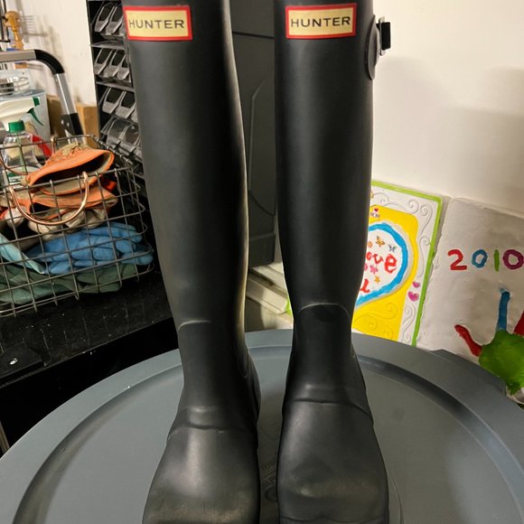 Hunter Shoes - Hunter Women's Original Tall Rainboots Size 8 in Black